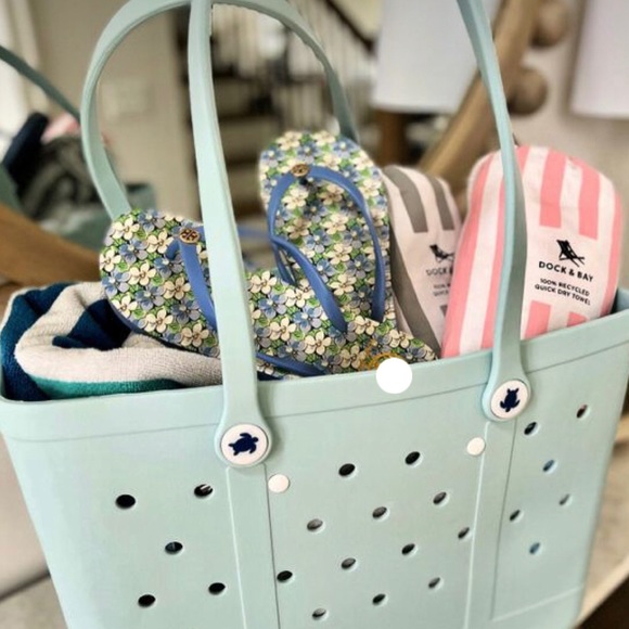 SOLD OUT ONE LEFT IN MY G I V E A W A Y Beach BAGS Retail $89.99 - Picture 5 of 13